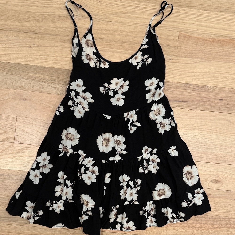 NWOT Brandy Melville Floral Black and White Dress